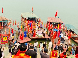 Hà Nội: Người dân nô nức trẩy hội rước nước tại làng gốm cổ Bát Tràng